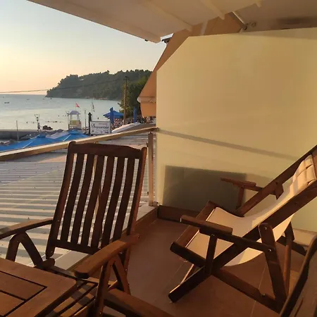 Nasos & Dimitra In * Сиври